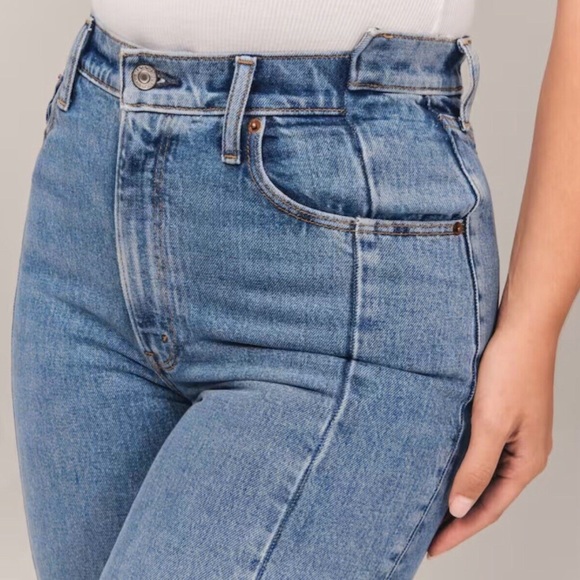 NWT Abercrombie Curve Love 90s High Rise Jeans - Picture 4 of 9
